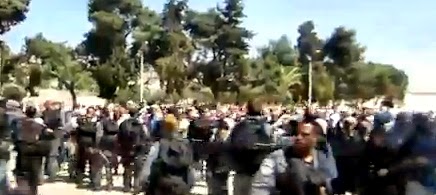 Mobs of Muslims Attack Jewish Children on Temple Mount